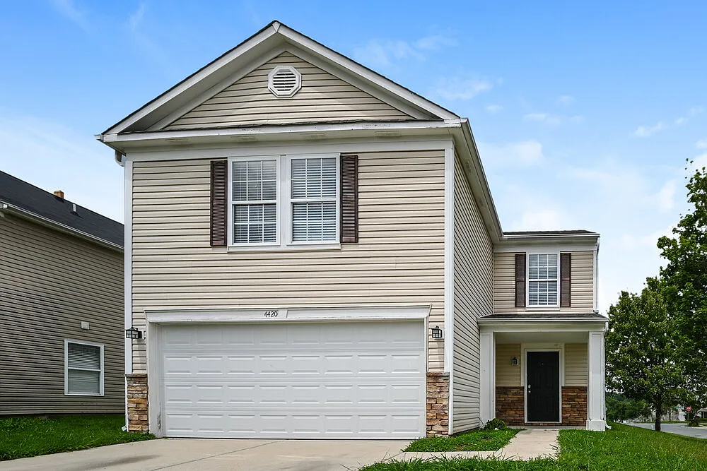 3 bed, 2.5 bath, 2056 sqft, $1,895 — Photo 1