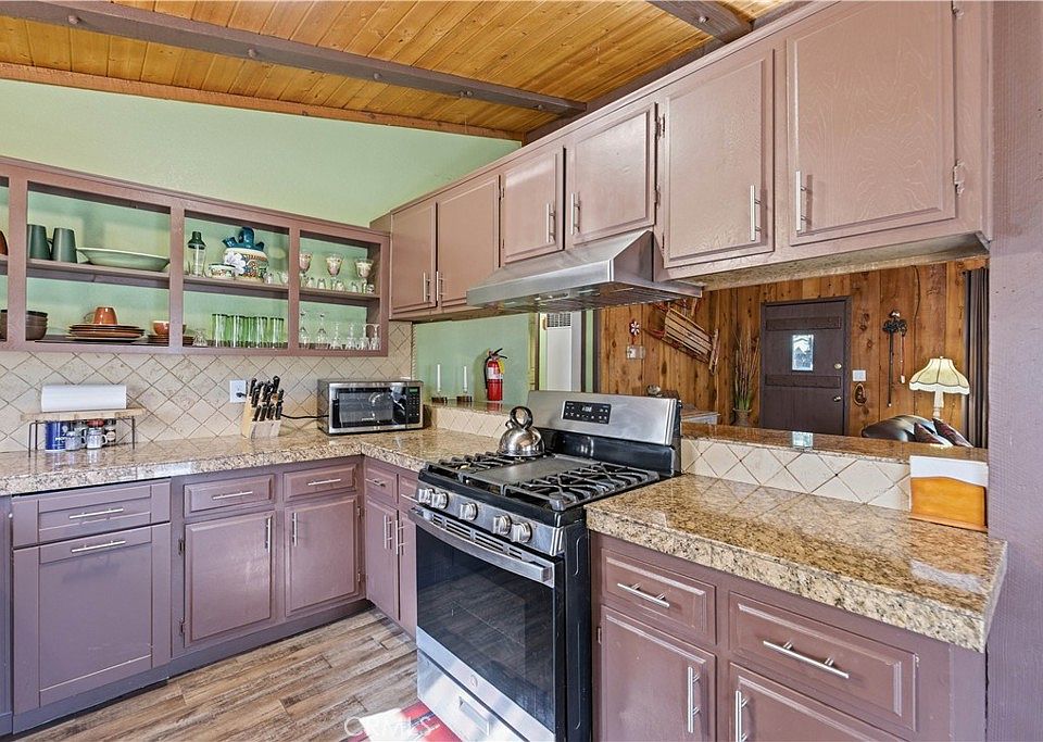 1st image of 44667 Barton Ln