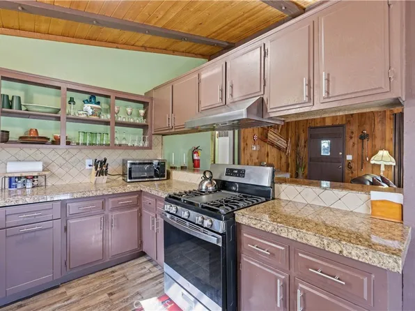 44667 Barton Ln, Sugarloaf, CA 92386