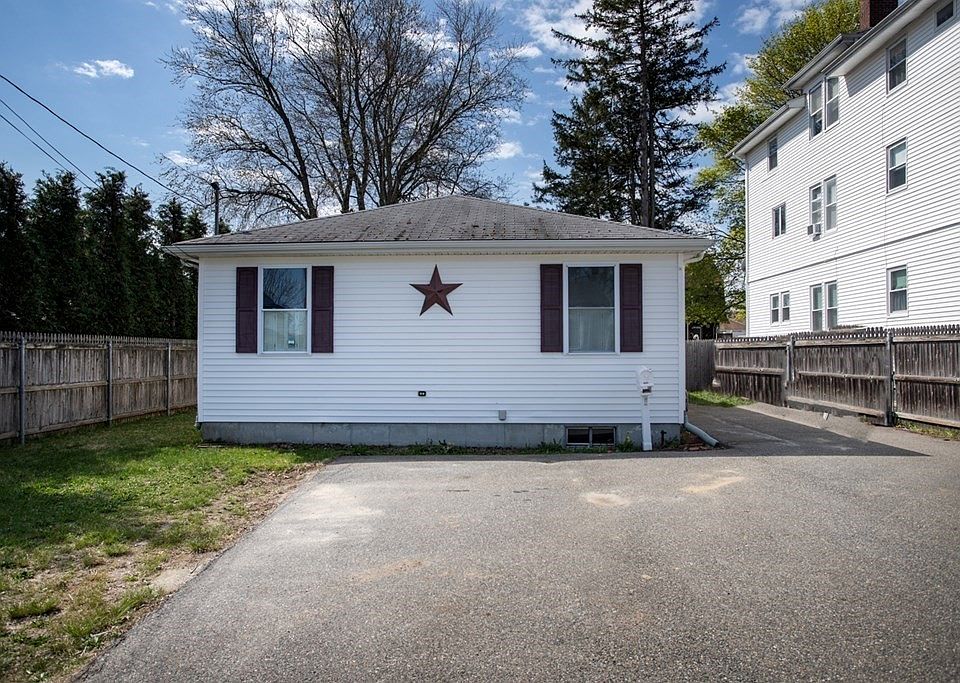 133 Bigelow St, Fall River, MA 02720 Zillow