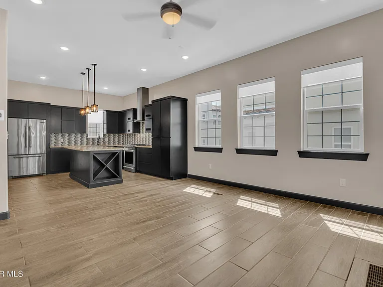 461 Vin Benicarlo Pl — Photo 10