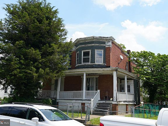 2nd image of 3603 Oakmont Ave