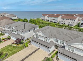 183 Seaview Dr, Willowick, OH 44095