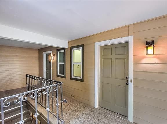 2nd image of 1500 Woodlawn Blvd #201