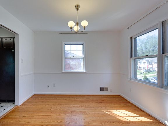 5th image of 2815 Elsmore St