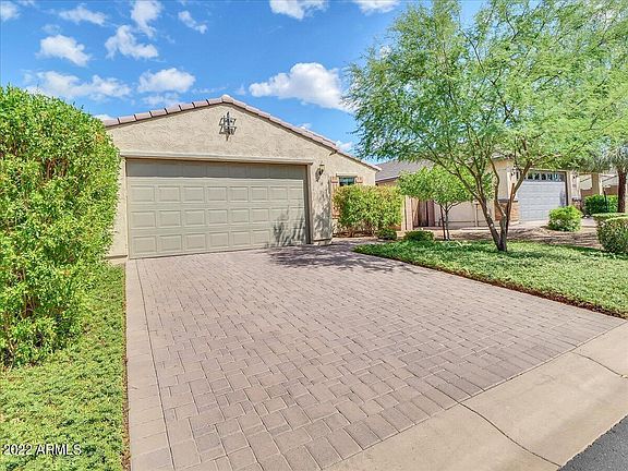 3rd image of 610 E BRISA Drive