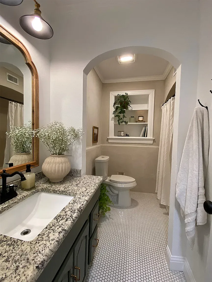3 bed, 2.0 bath, 2000 sqft, $2,675 — Photo 2