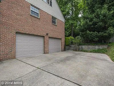 Oversized 2-Car Garage and Driveway that can Accommodate Up to Six Cars