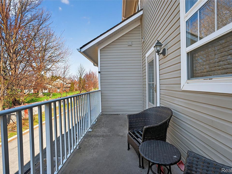 11693 Squiers Blvd, photo 17
