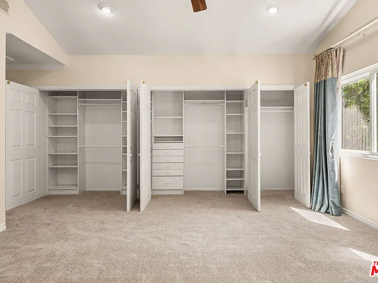 22840 Sparrowdell Dr — Photo 11