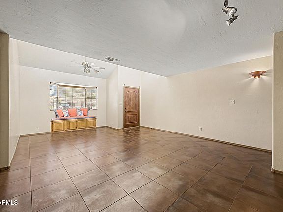 2nd image of 2818 E PARADISE Drive