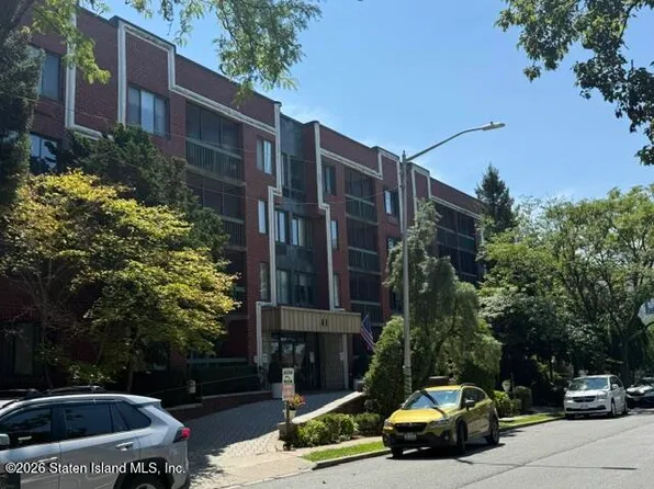 41 Wellington Ct APT 1H, Staten Island, NY 10314