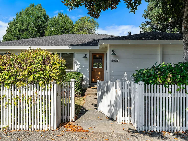 13805 Village Ave — Photo 1