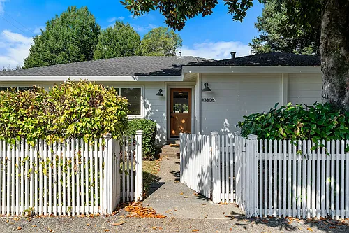 13805 Village Ave Photo 1