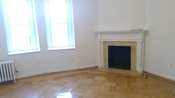 Rented by THOMAS F CAMPENNI CO | media 7