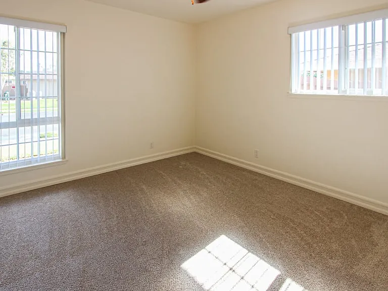 Chesterton - Military Housing — Photo 7