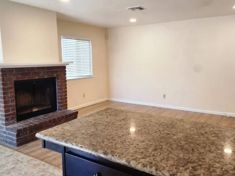 1385 Wimbledon Ct — Photo 7