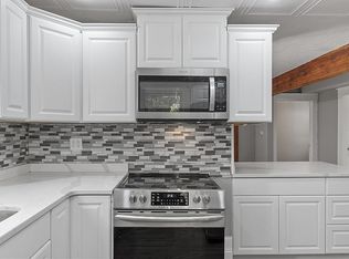 27 Oak St, Baldwinville, MA 01436