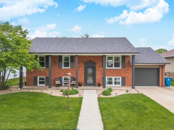 819 N Mohave Dr, Pontiac, IL 61764