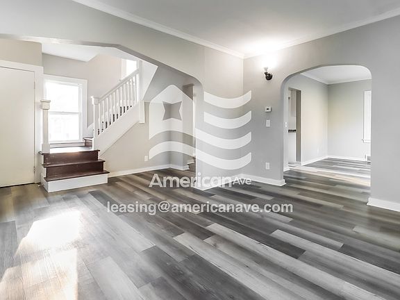 677567_002_living_room_2.jpg