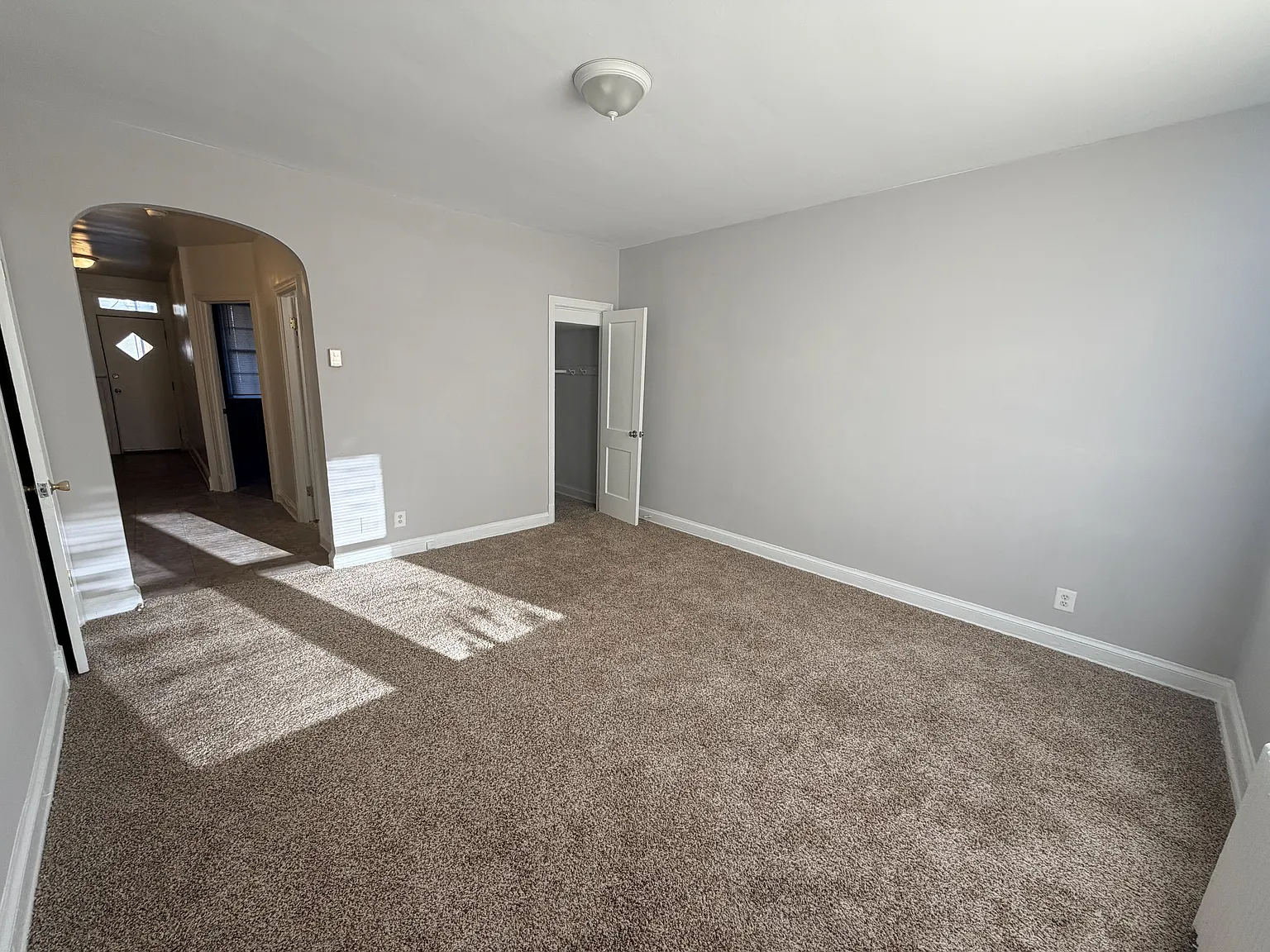 1 bed, 700 sqft, $1,298 — Photo 1