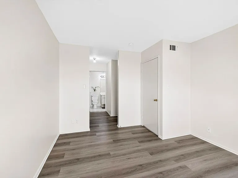 2324 Lillyvale Ave #143 — Photo 6