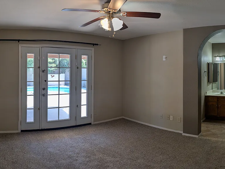 5527 E Enrose St — Photo 10