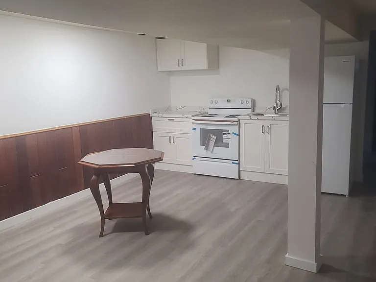 108 Rochman Blvd #BASEMENT — Photo 14