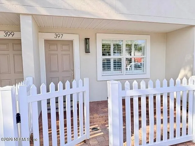 2 bed, 2.0 bath, 976 sqft, $3,500 — Photo 2