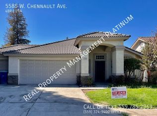 5585 W Chennault Ave, Fresno, CA 93722