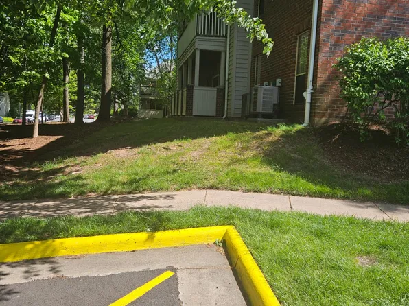 12152 Penderview Ter APT 1301, Fairfax, VA 22033