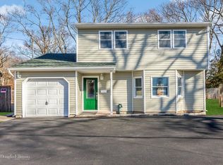 3 Carleton Ave, Islip Terrace, NY 11752
