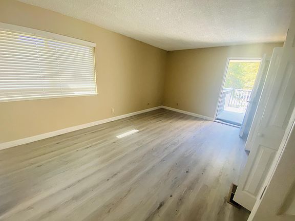 4th image of 152 Belwood Ct #A