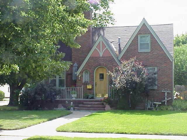 1st image of 701 Sherman St