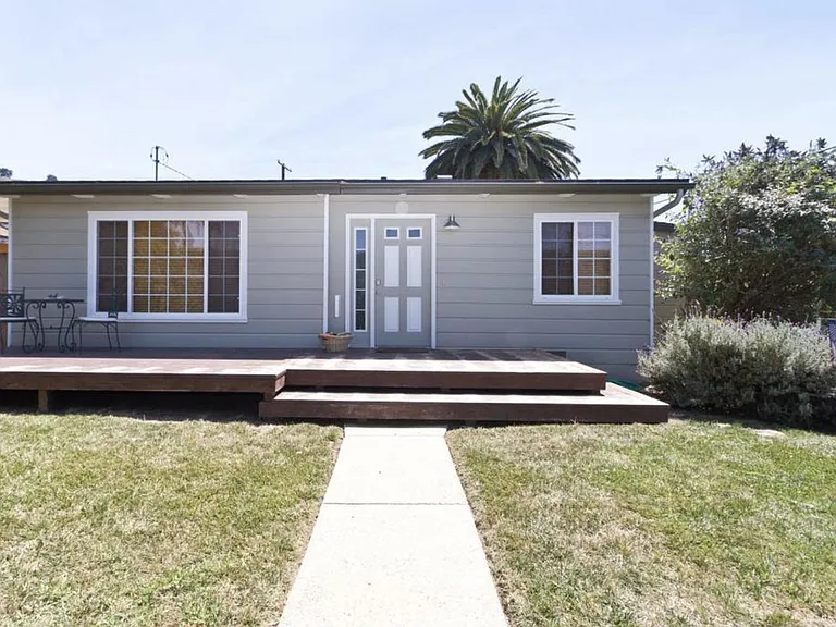 156 Carr Dr — Photo 2