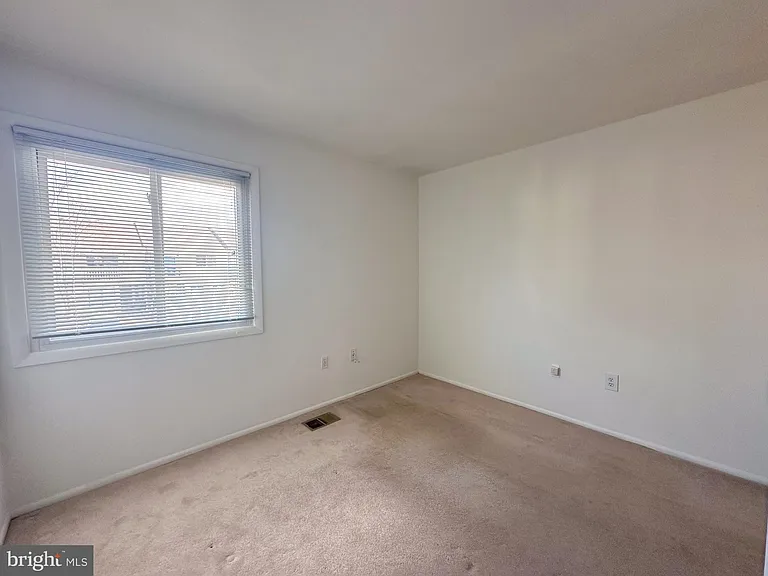 13327 Schwenger Pl — Photo 43