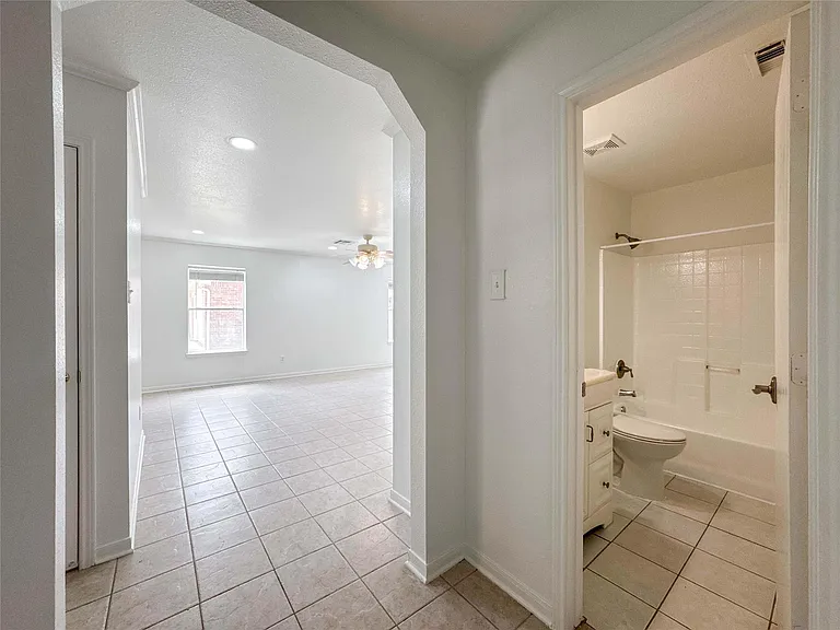 3209 Wheatmeadow Ct — Photo 23