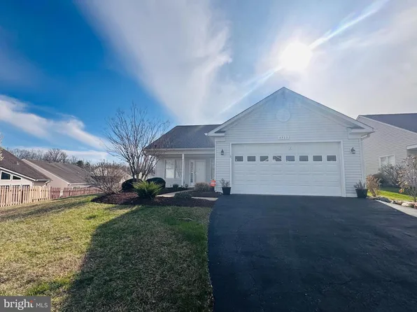 6902 Castleton Dr, Fredericksburg, VA 22407