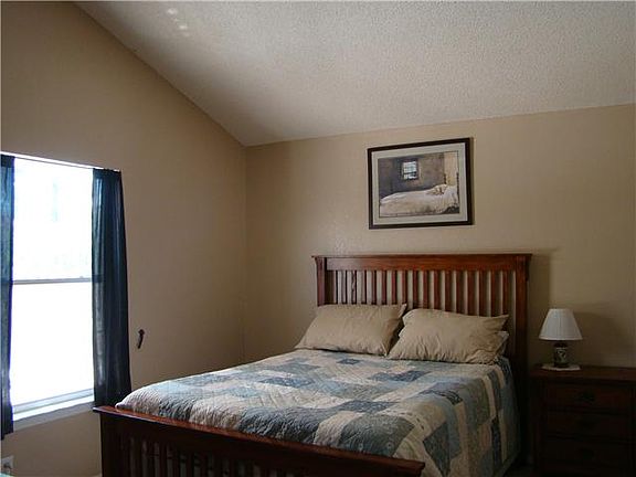 5th image of 12140 Tower Hill Dr