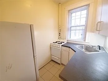 Studio, 306 sqft, $2,000 — Photo 2