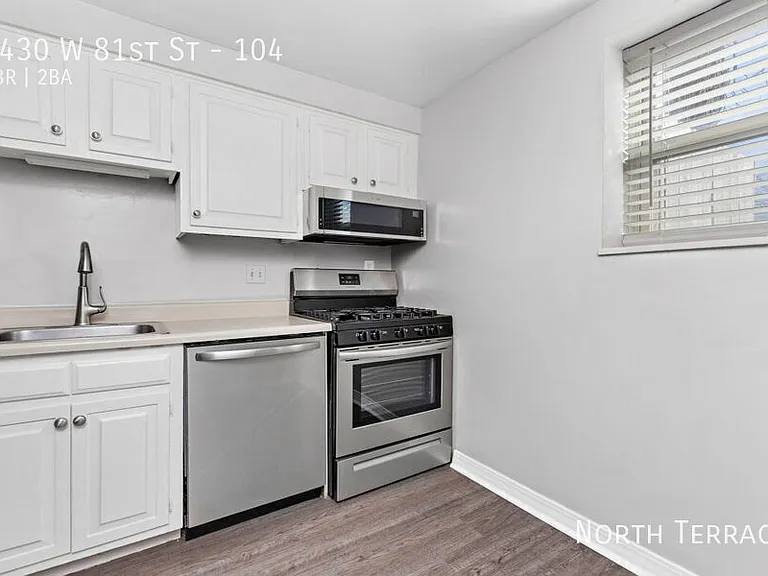 9430 W 81st St #104 — Photo 2