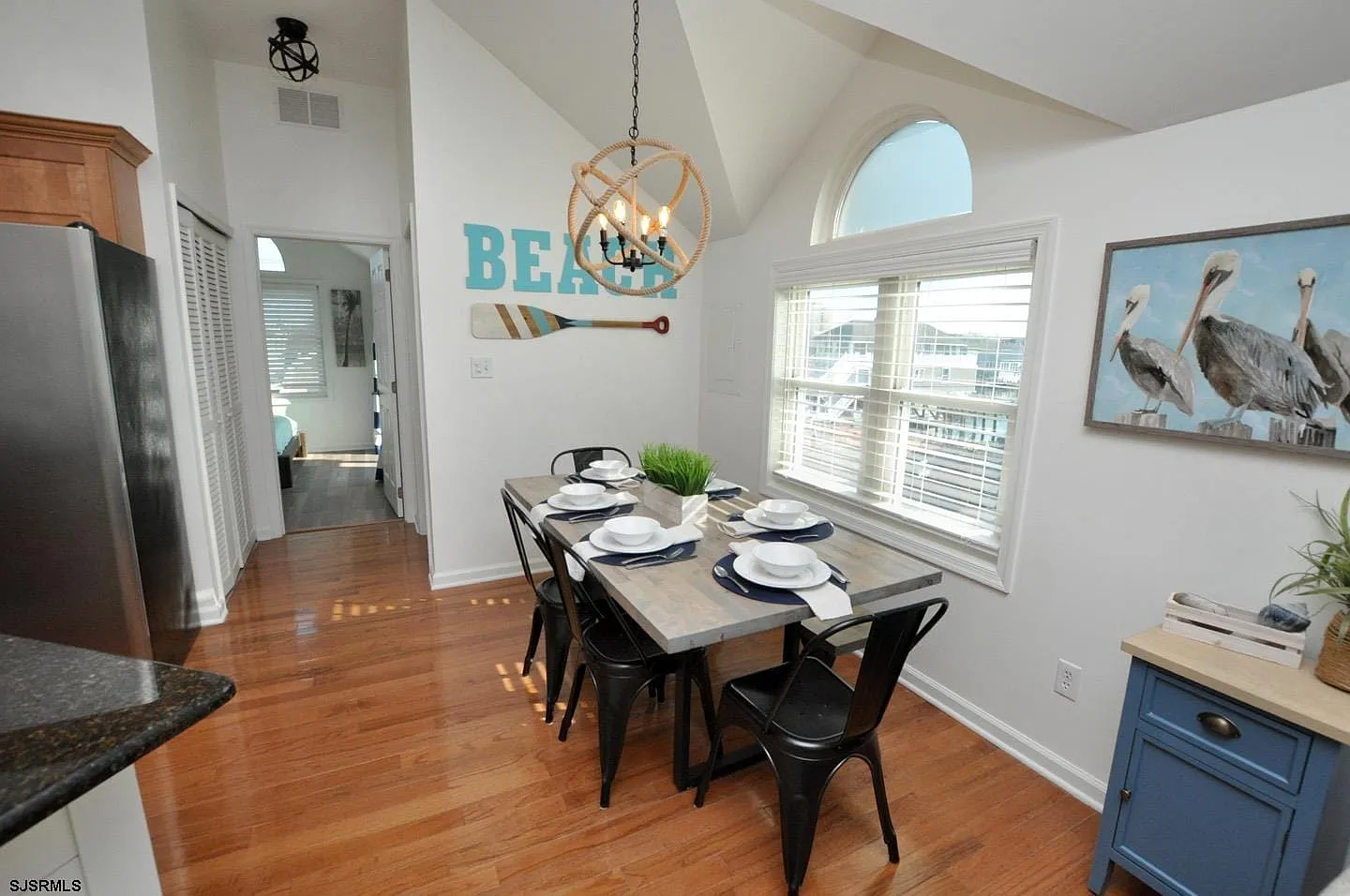 2 bed, 2.0 bath, $1,800 — Photo 3