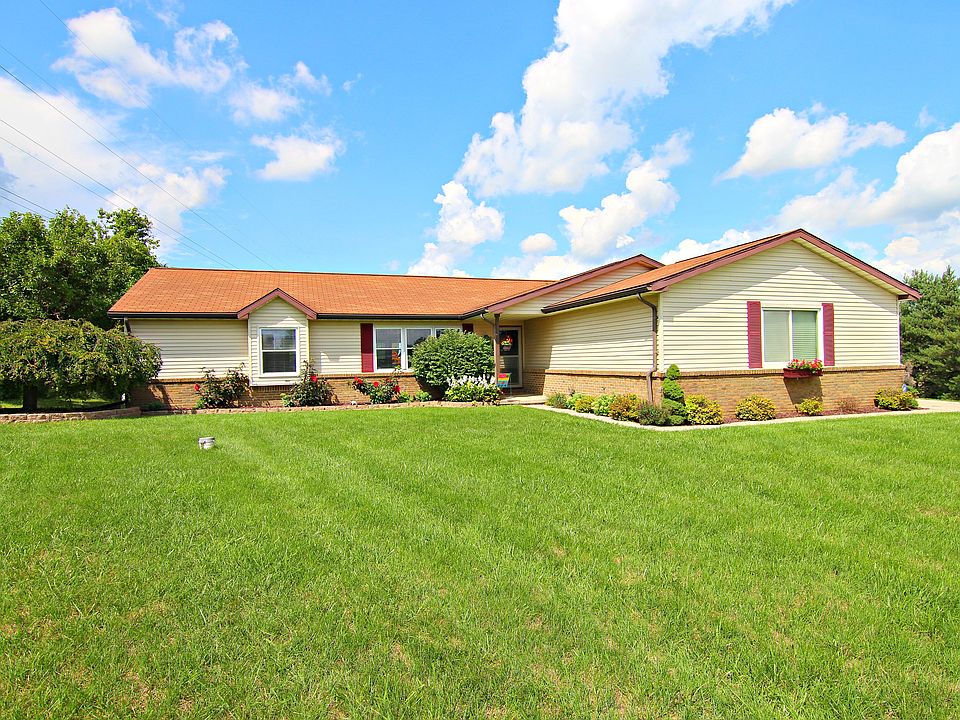 1st image of 814 Vivian Ln