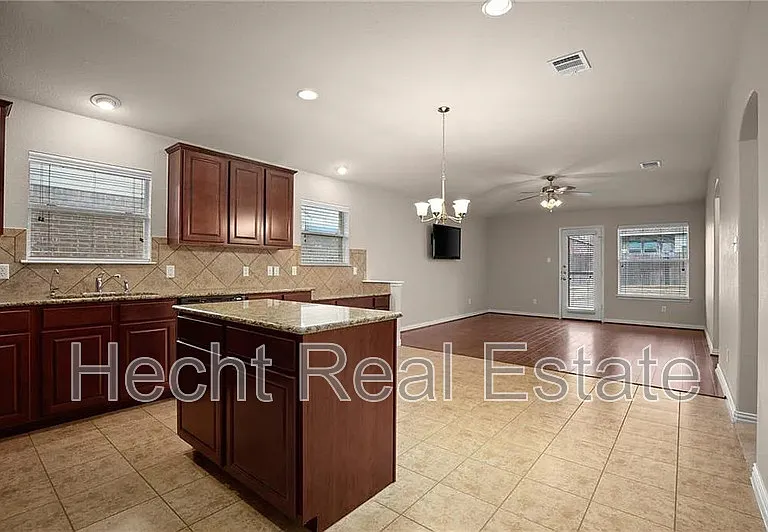 153 Carrington Dr — Photo 7