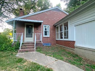 216 Apraw Rd, Washington, IN 47501