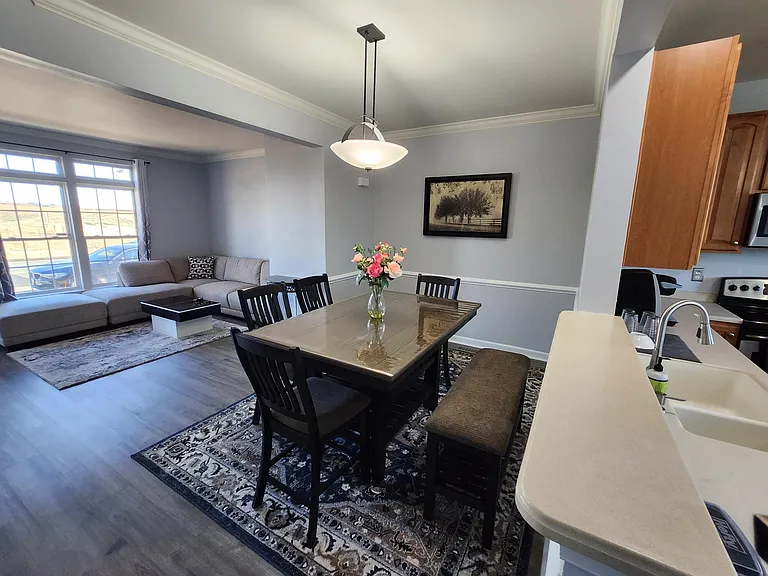 2068 Lockwood Dr — Photo 3