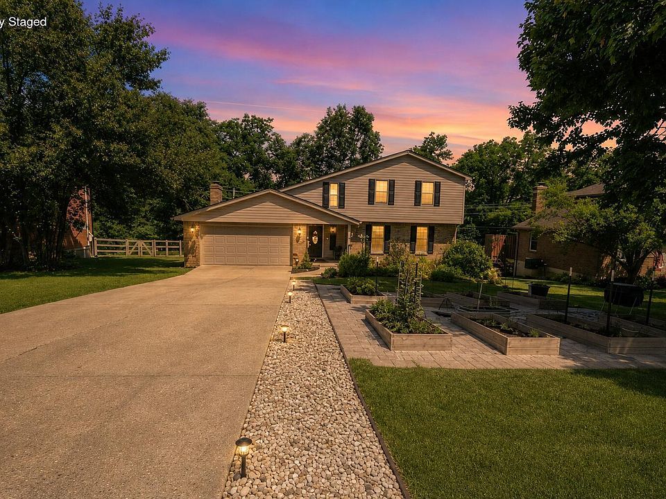 1st image of 705 Oakridge Dr