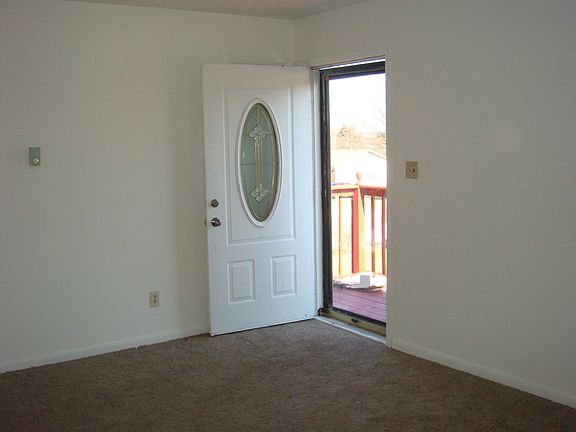 2nd image of 70 Zelkova Dr