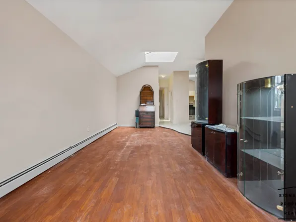 1105 East 72nd Street image 24 of 27