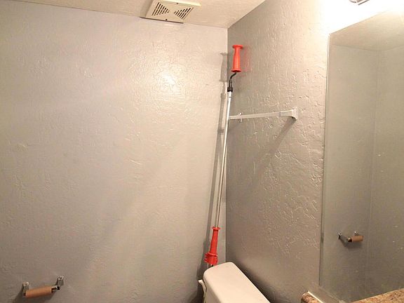 4th image of 4615 N 39th Ave APT 10